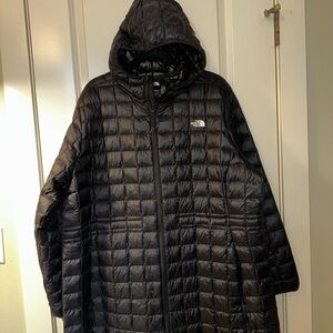 The North Face Women’s Black Hooded Jacket Thermoball Plus Size 3X EUC